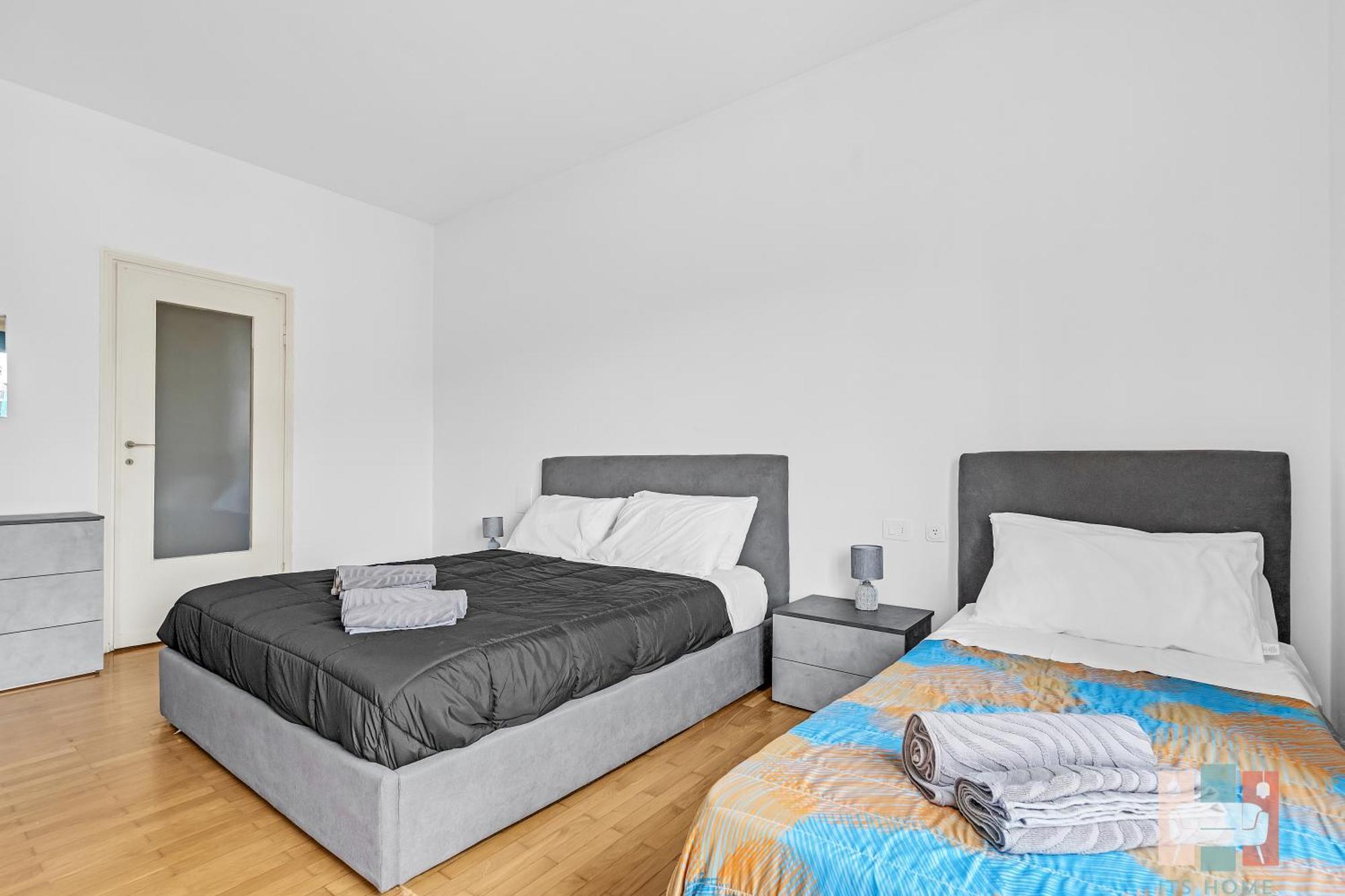 Apartment Ca17 -centrale-duomo -central Maxi - *